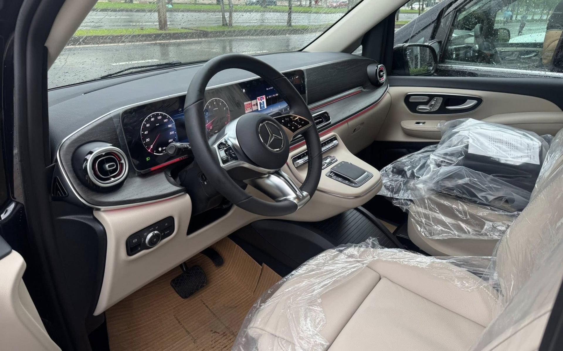 Mercedes-Benz V-Class 2025 4