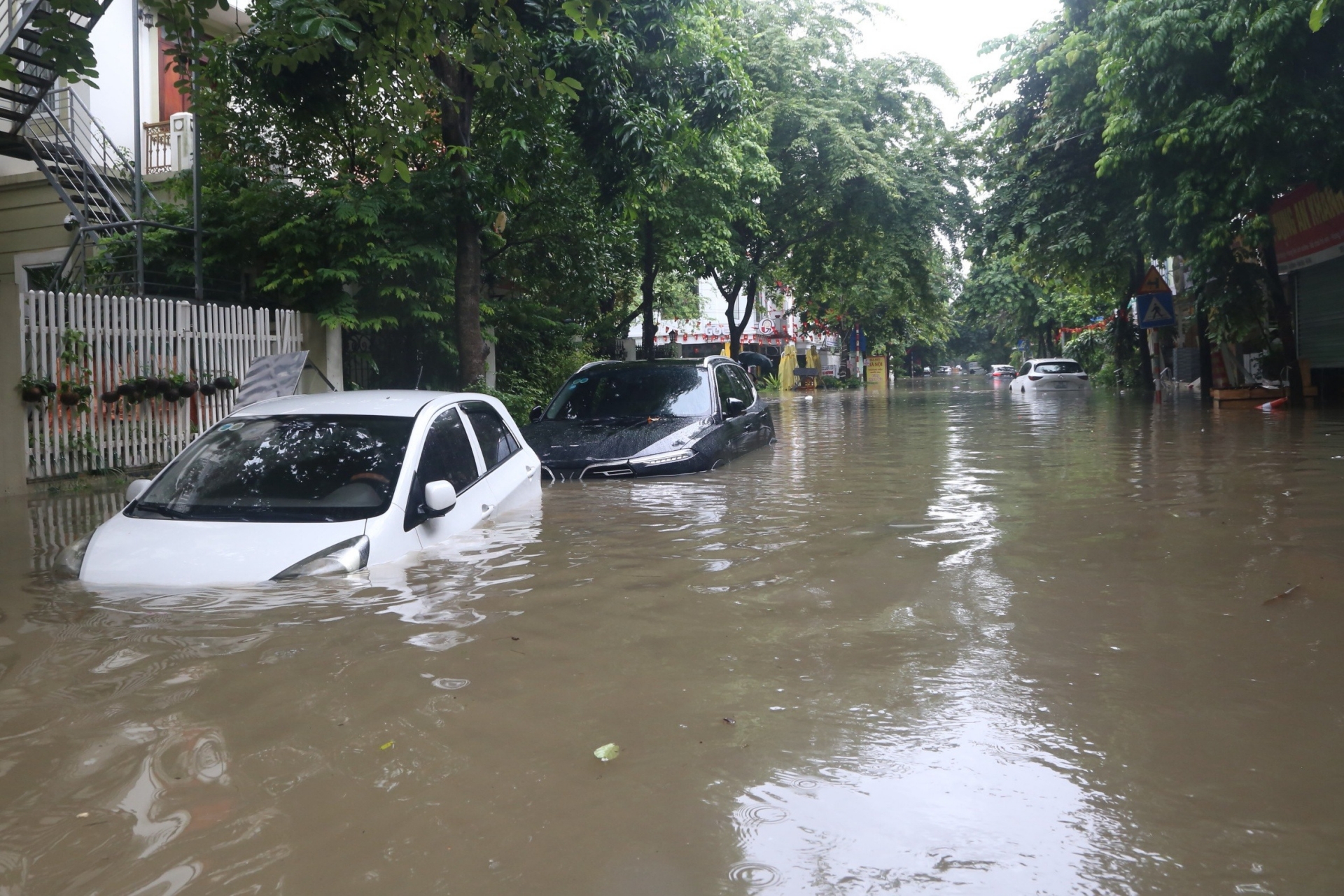 ha-noi-khu-nha-giau-ngap-trong-n
