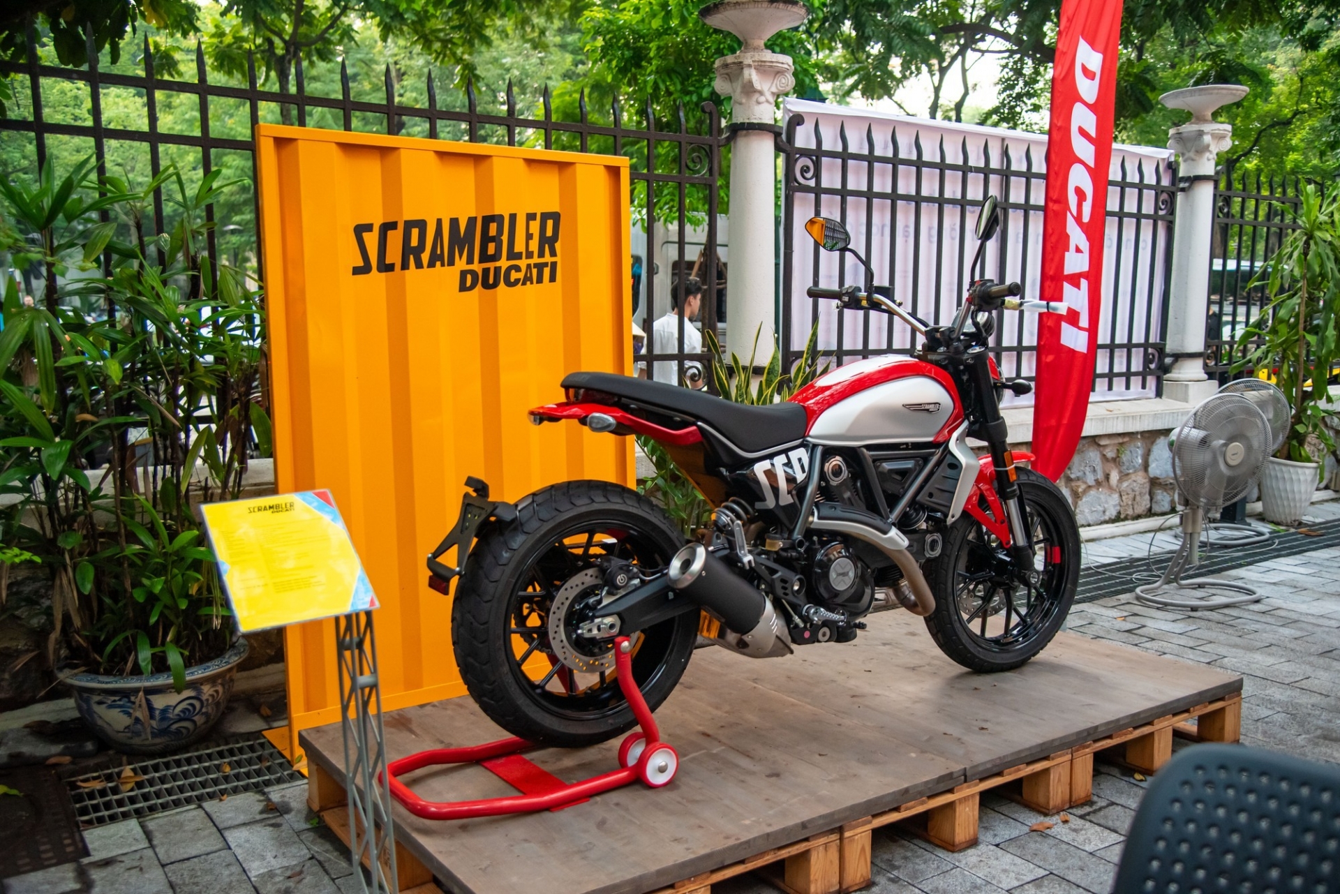 Ducati 4