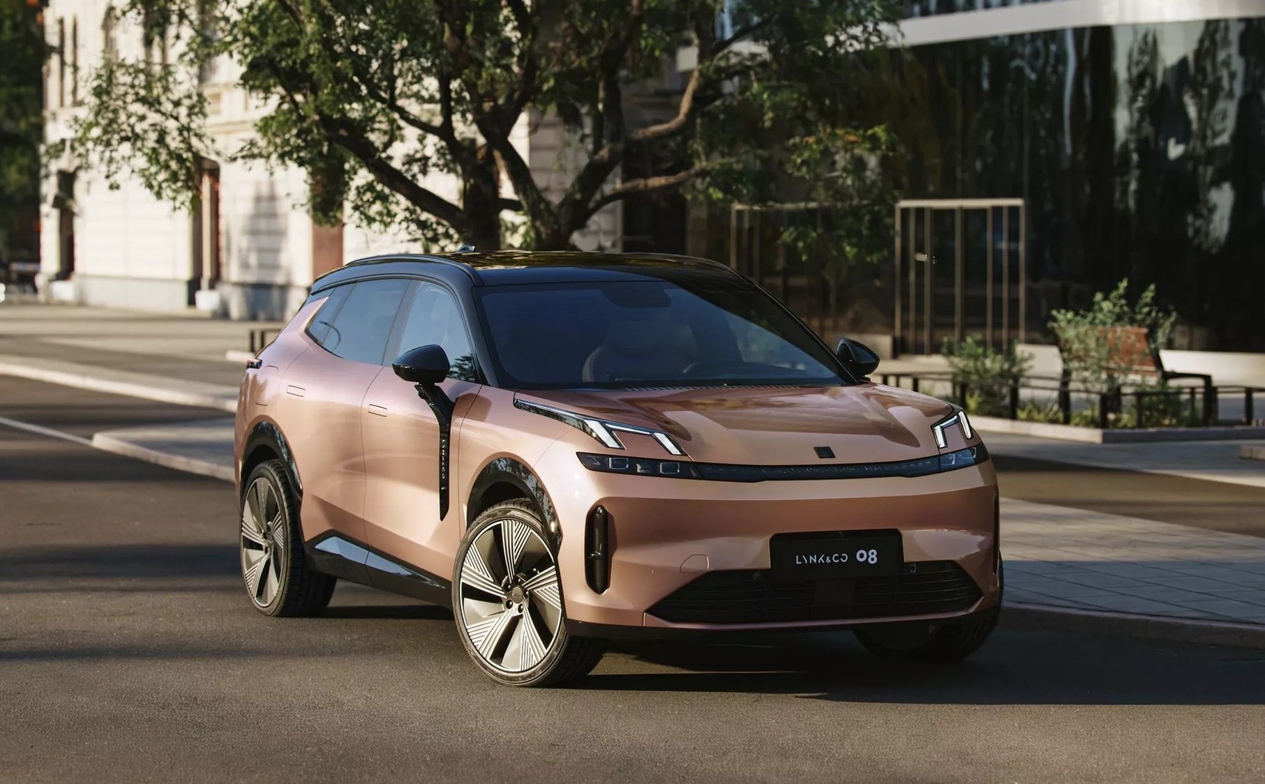 Lynk & Co 08 2
