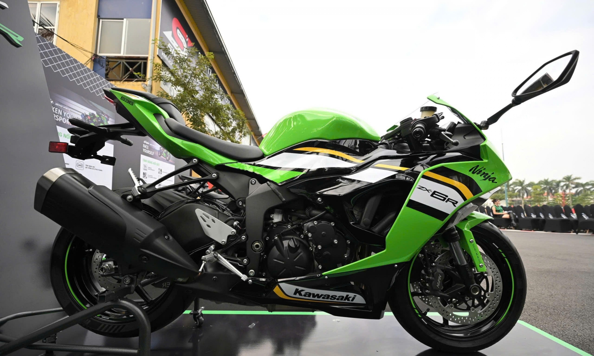Kawasaki Ninja ZX-6R 2025 2