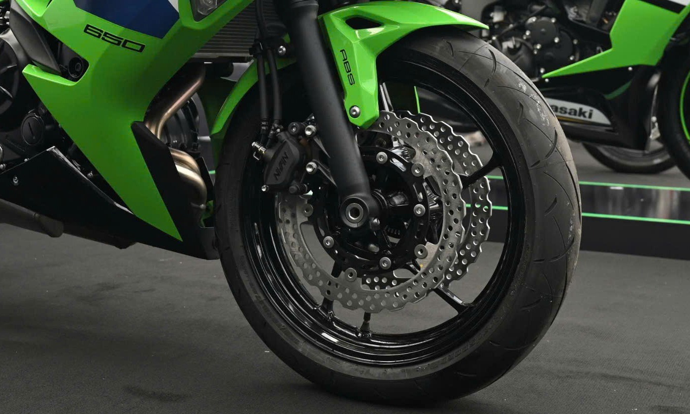 Kawasaki Ninja ZX-6R 2025 5