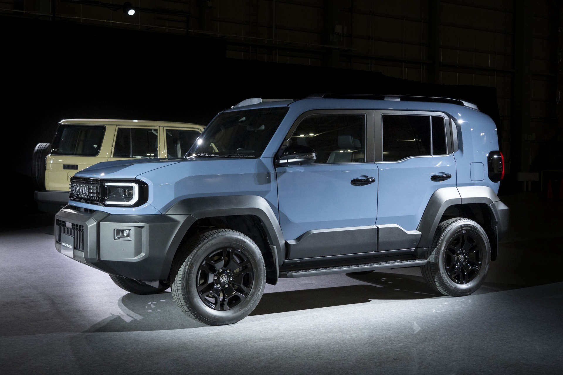 Toyota Land Cruiser FJ 1