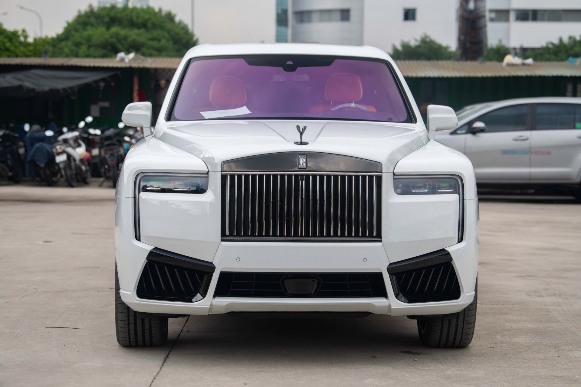 Rolls-Royce Cullinan Black Badge 2025 1