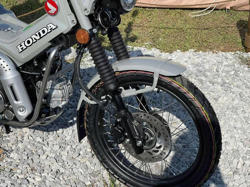 Honda CT125 4