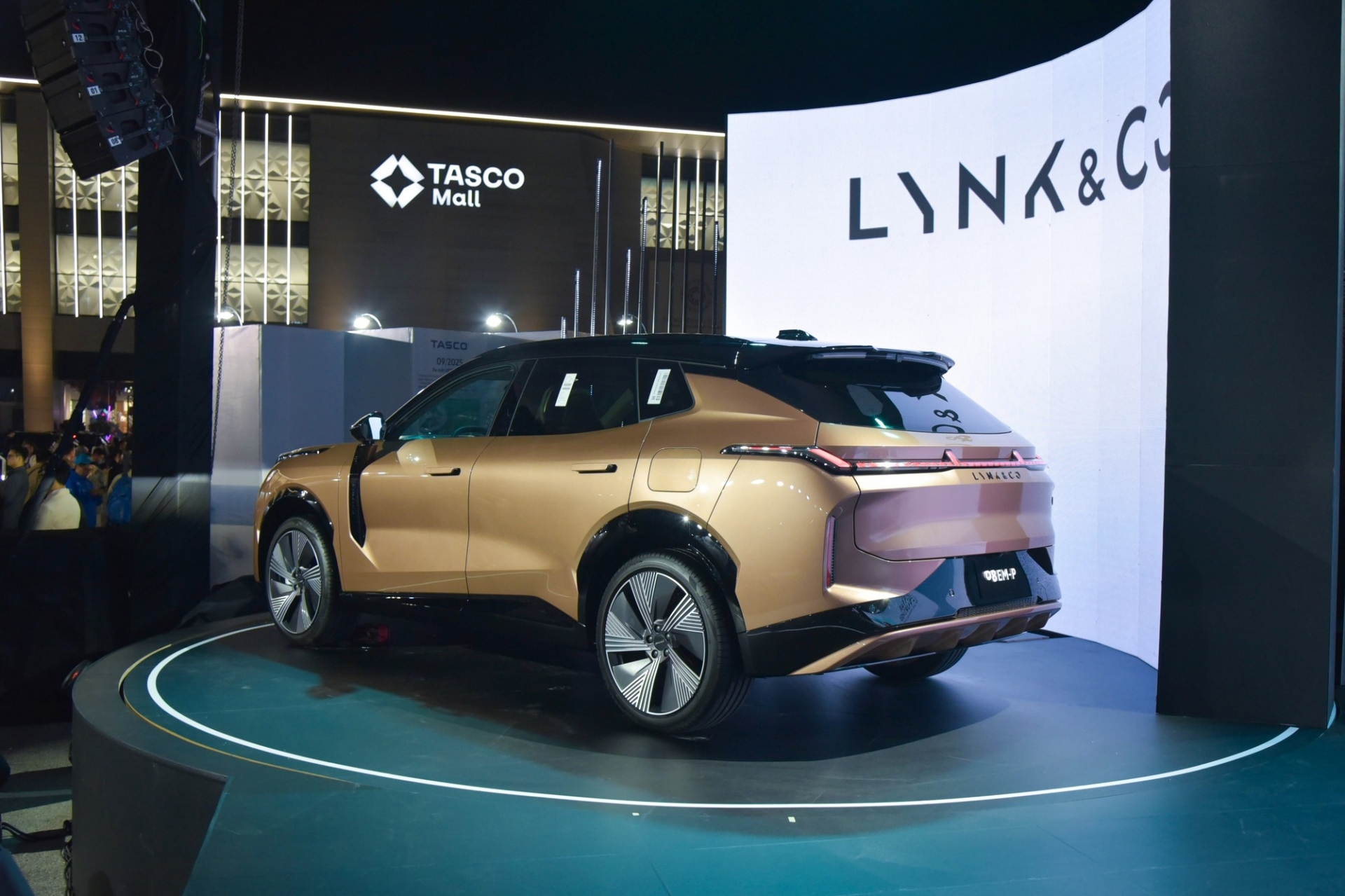Lynk & Co 08 5