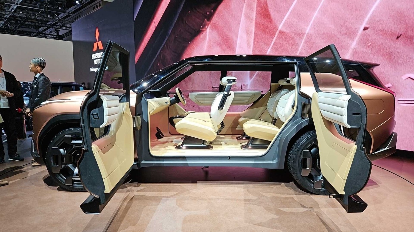 Mitsubishi Elevance Concept 3