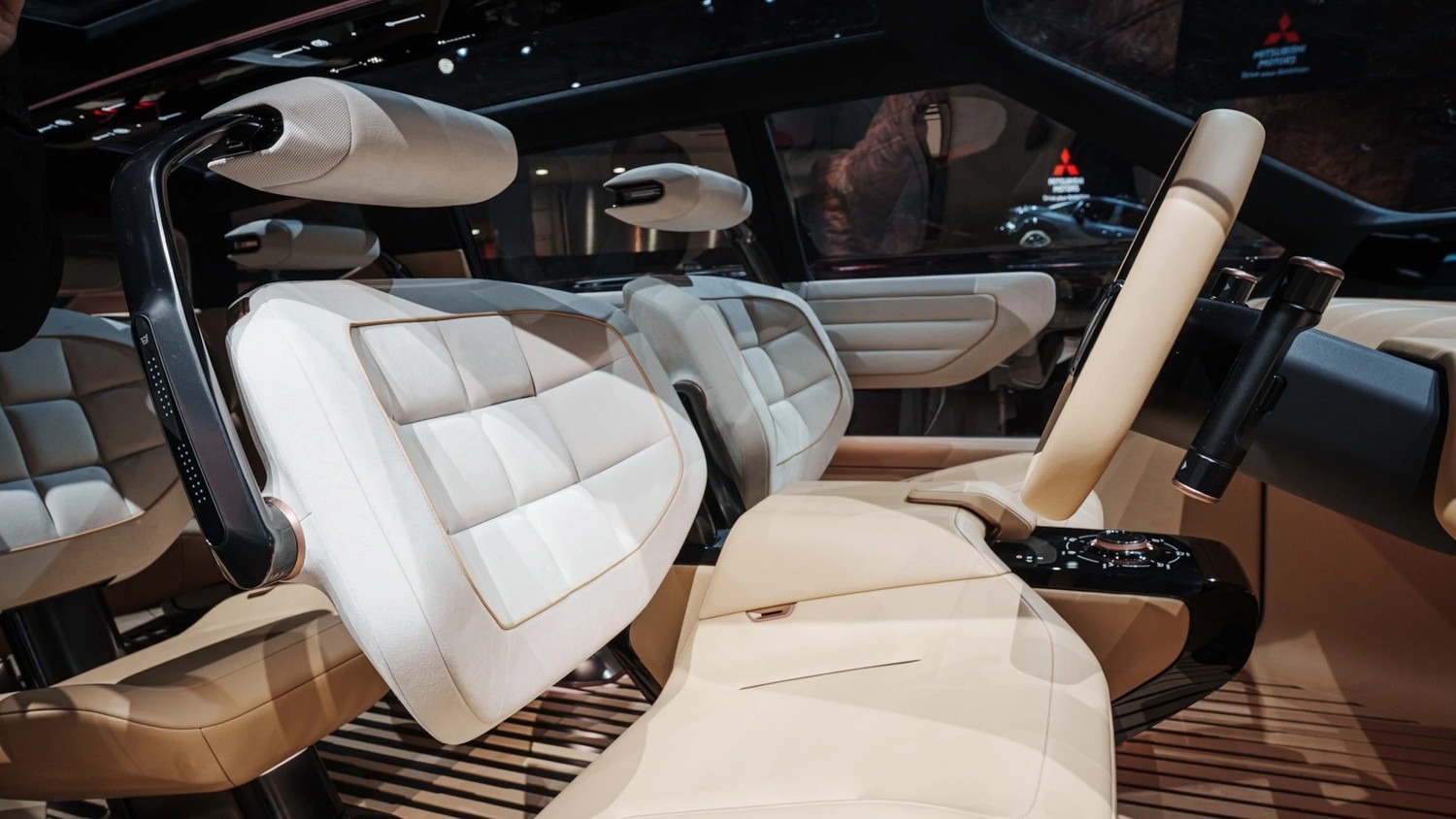 Mitsubishi Elevance Concept 5