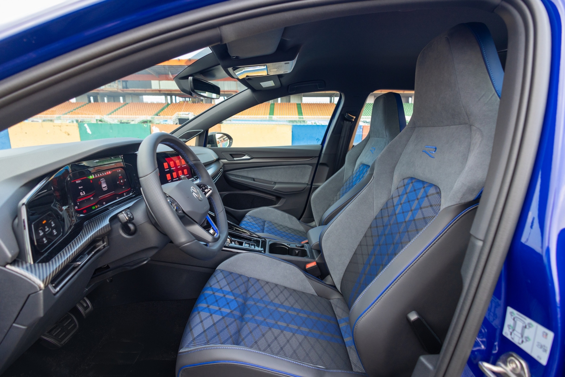 Volkswagen Golf R Performance 9