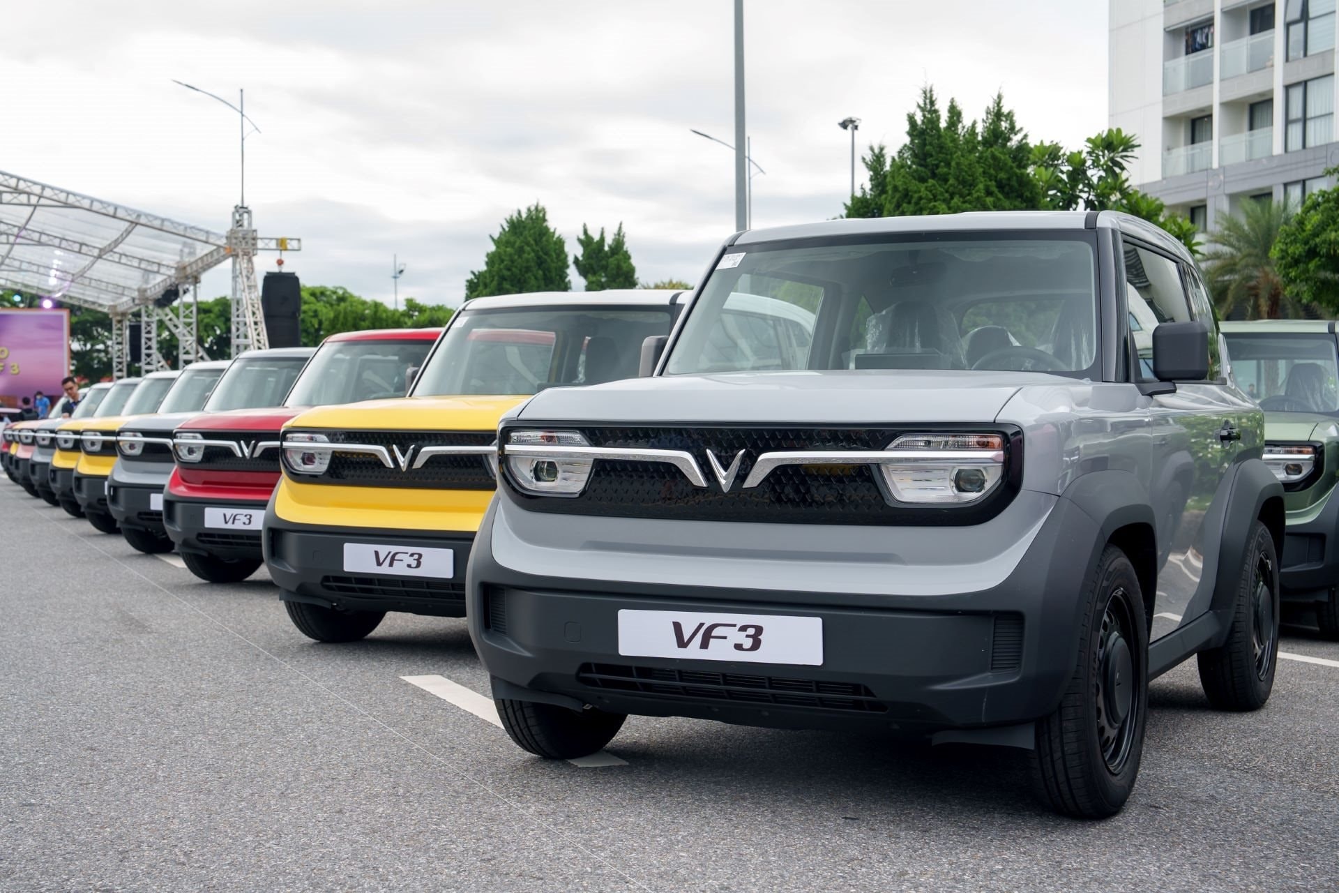 Tháng 10/2025: Xpander trở lại vị trí số 1, Xforce thăng hạng mạnh trong top 10 xe xăng dầu