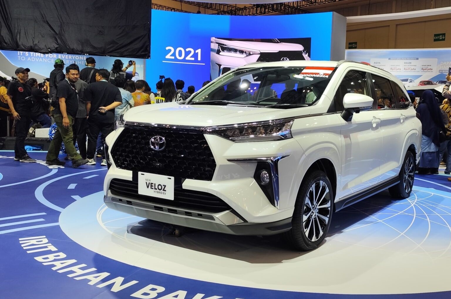 Toyota Veloz hybrid 4