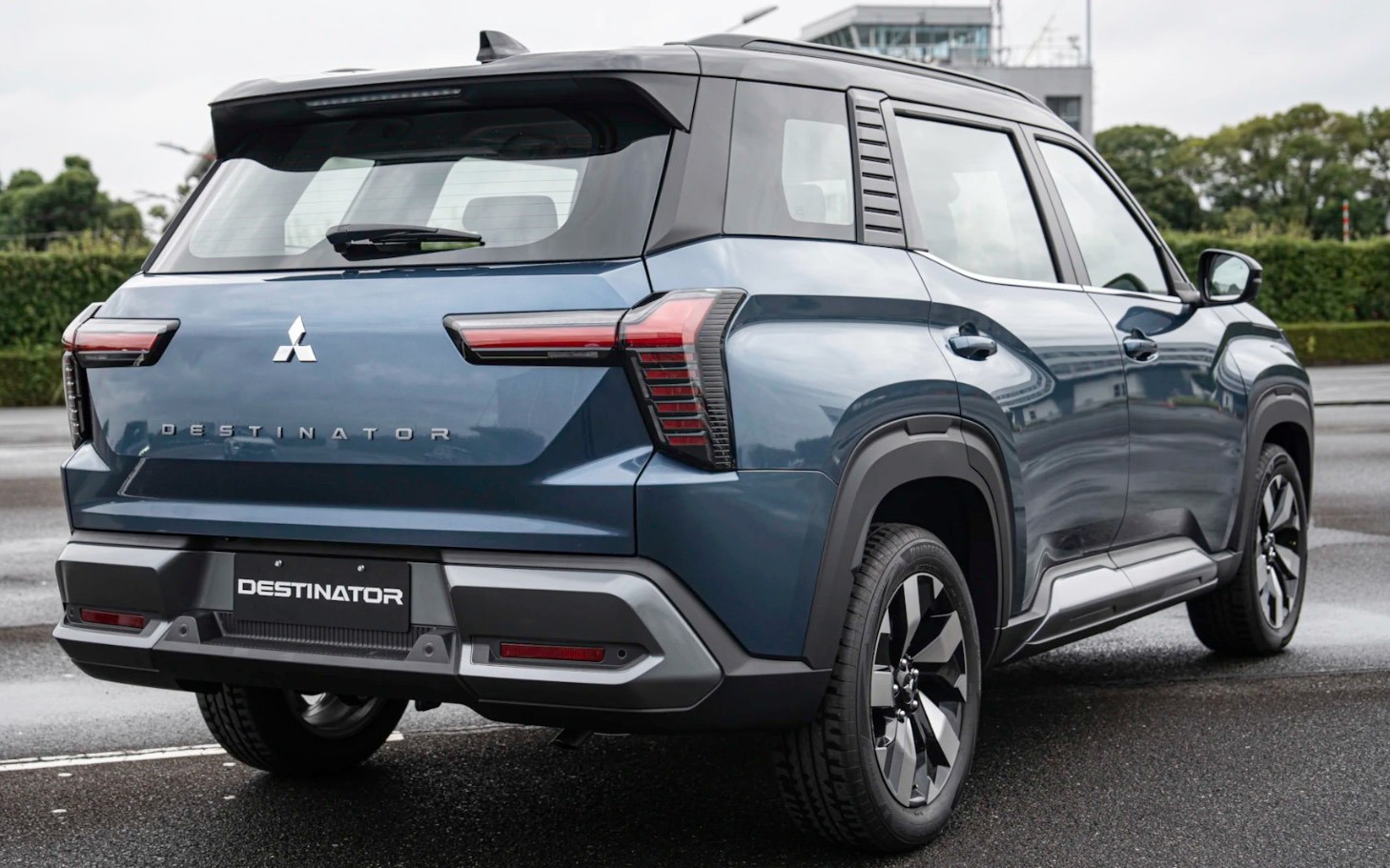 Mitsubishi Destinator 18