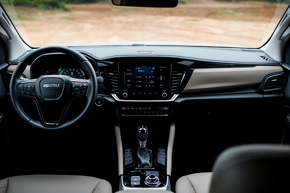 isuzu_mu_x_2025_6