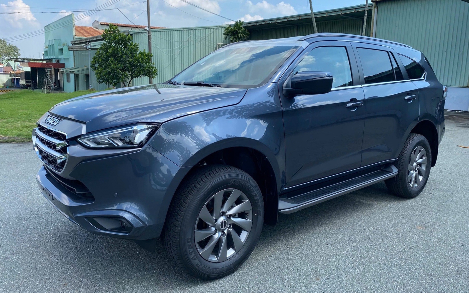 mux7-1764116126690-1764116126871