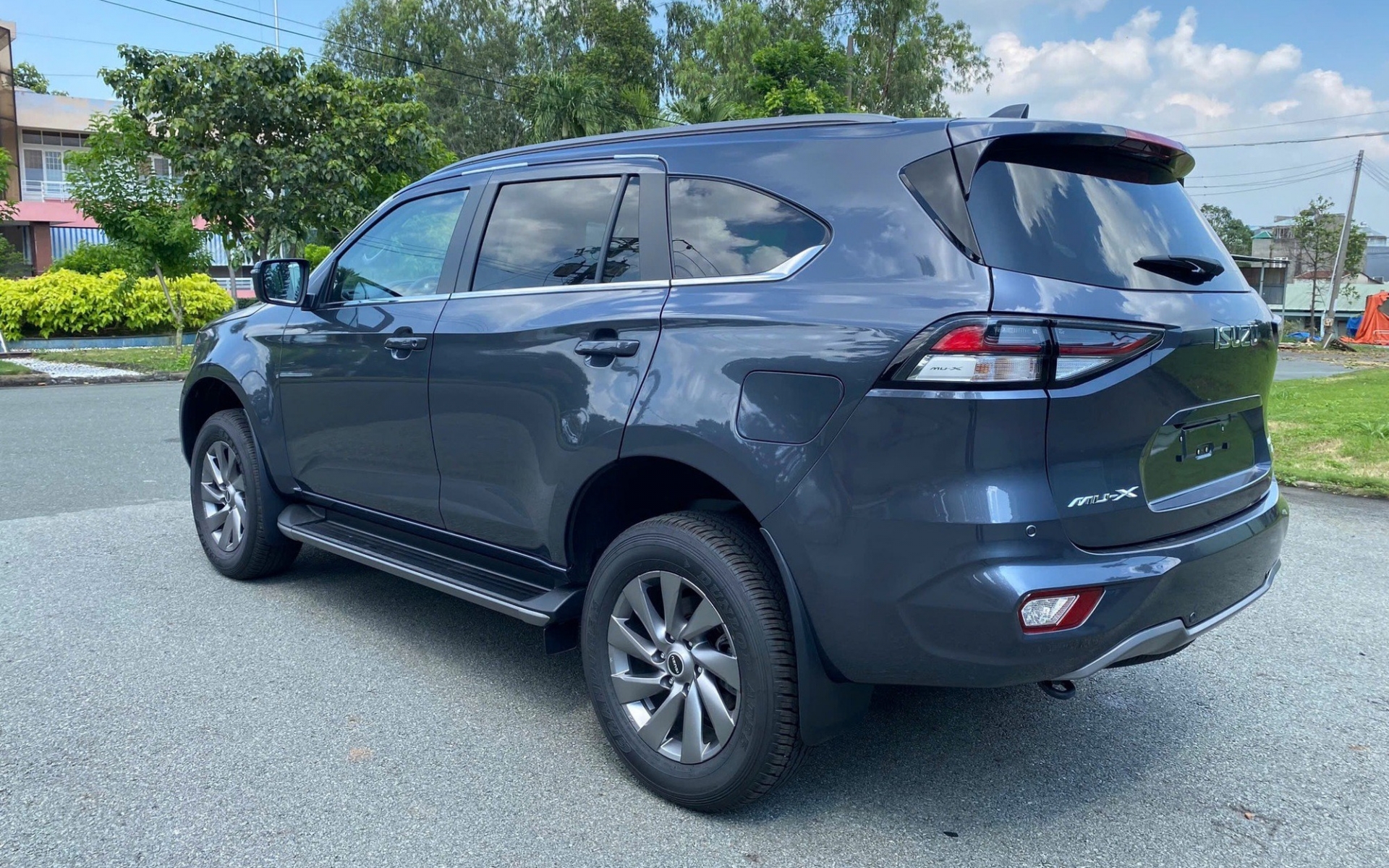 mux8-1764116128054-1764116128301