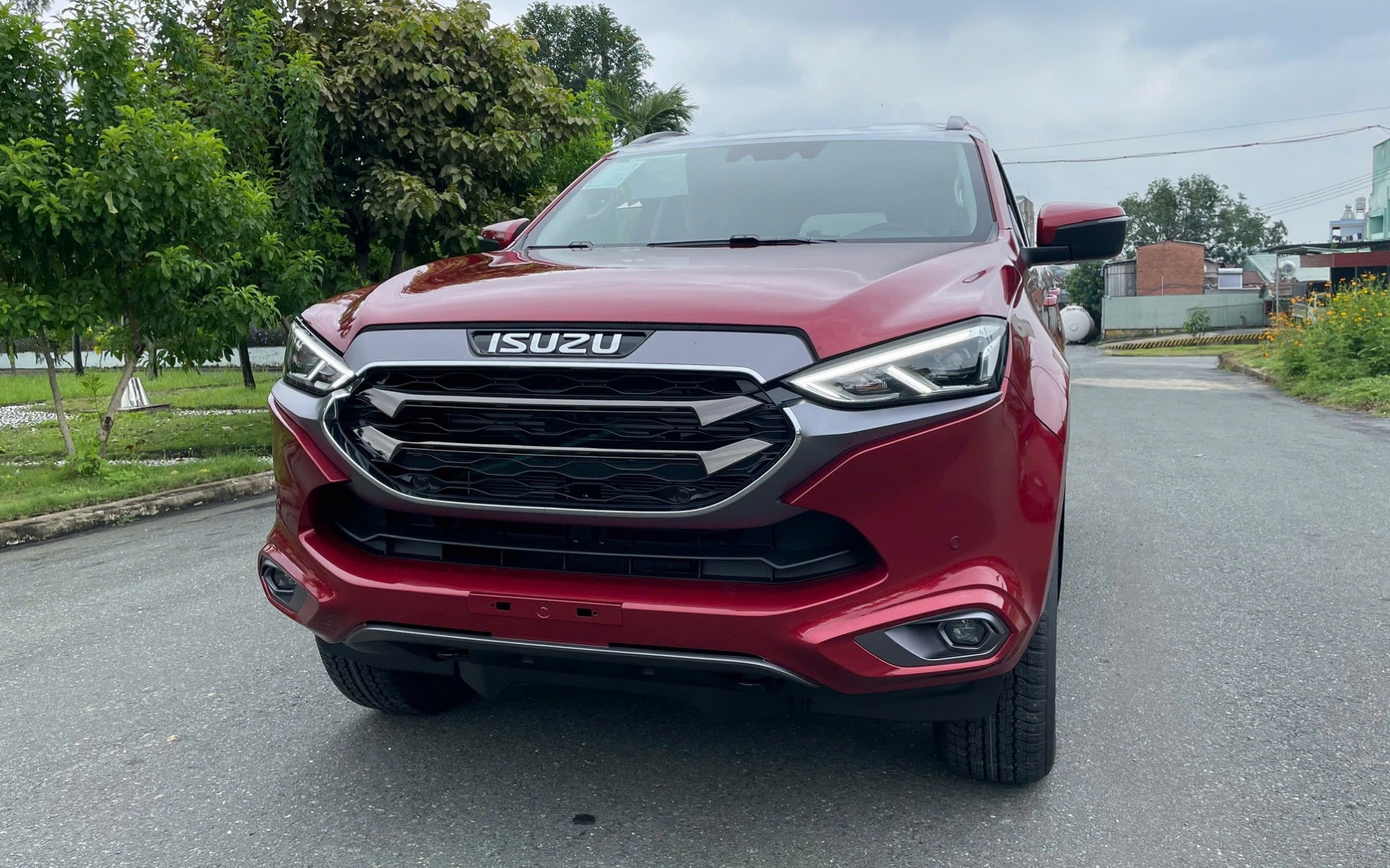 mux9-1764116133720-1764116133904