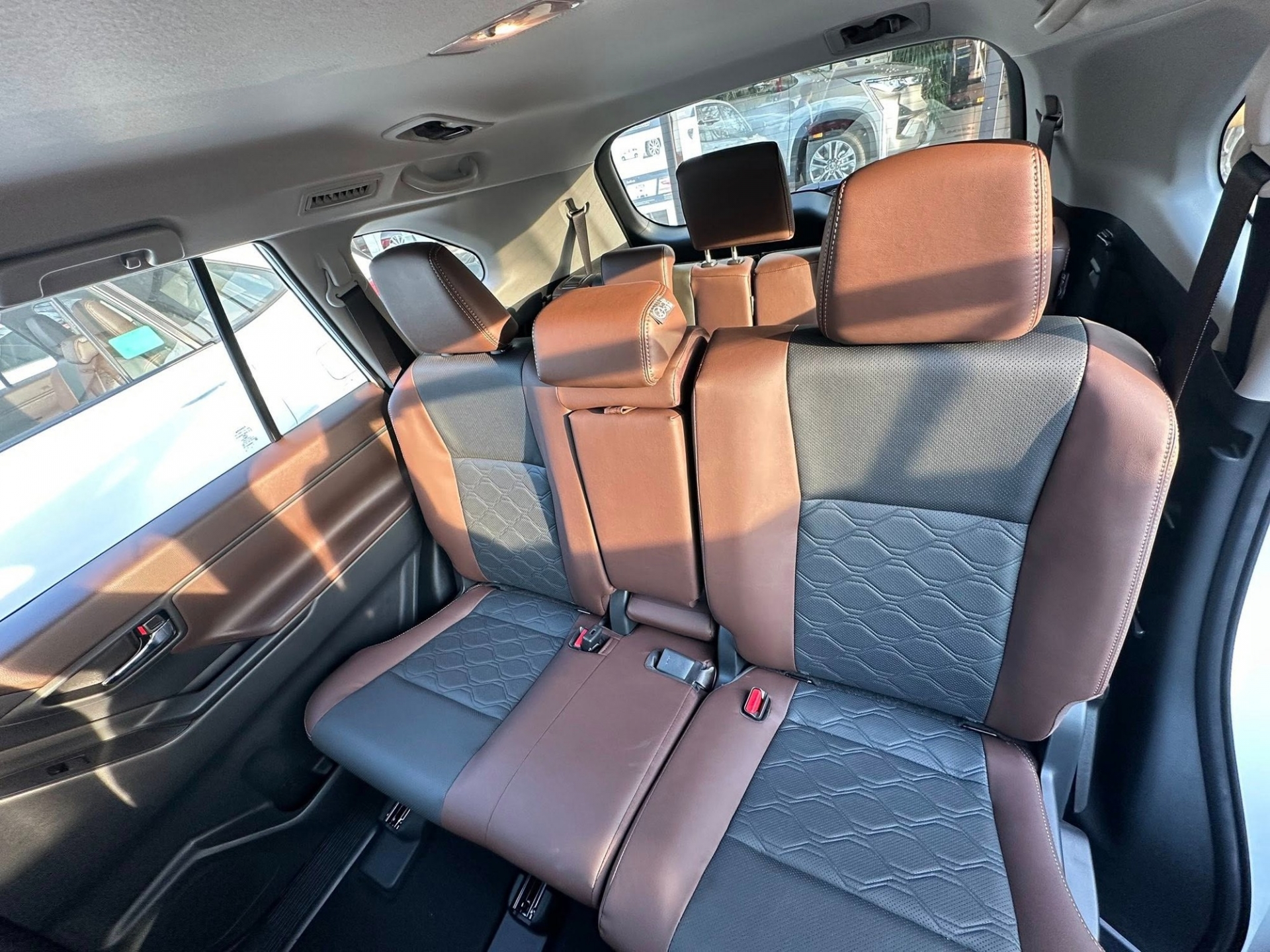 Toyota Innova Cross 3