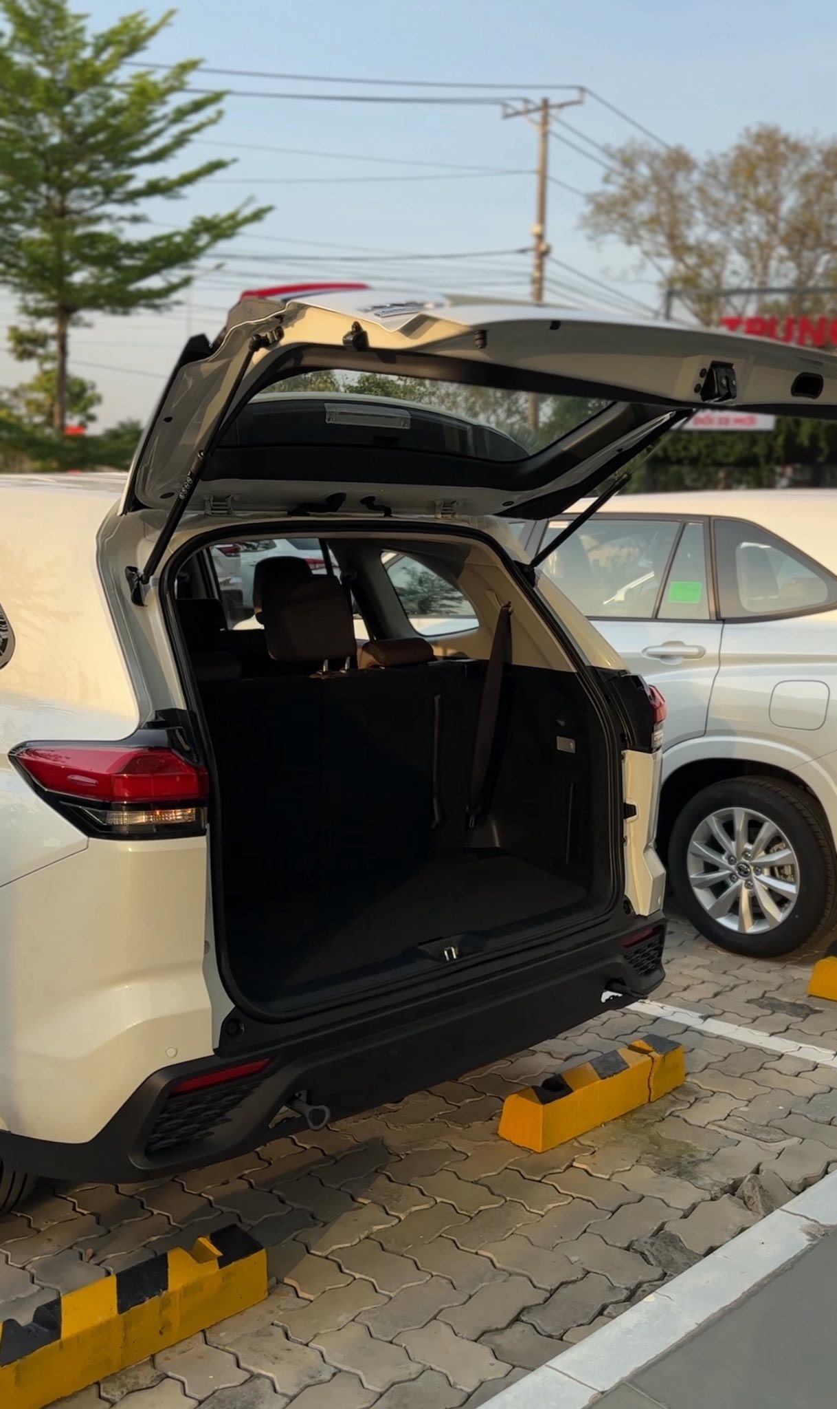 Toyota Innova Cross 5