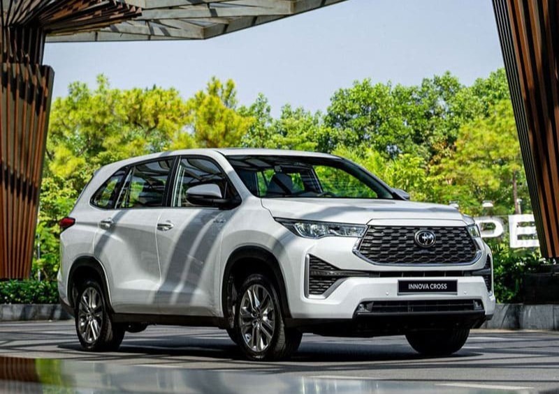 toyota-innova-cross-2