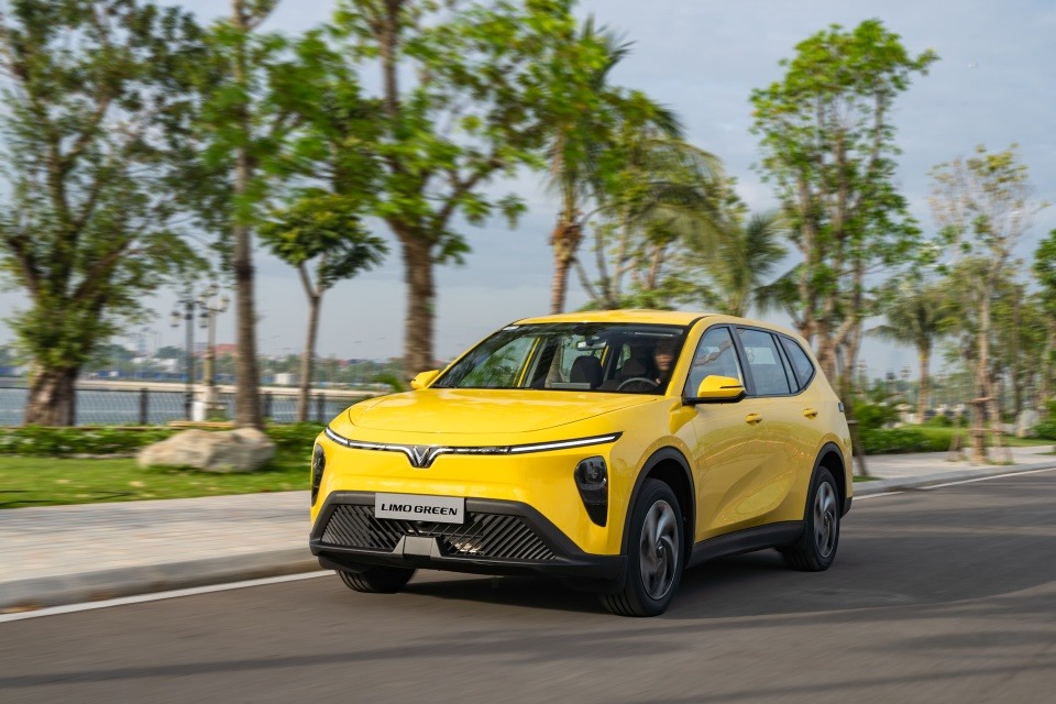VinFast_Limo_Green (1)