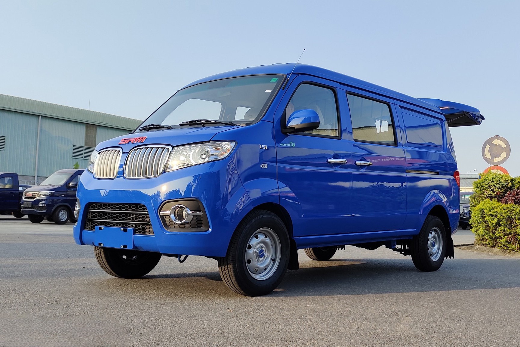 Xe tải van đáng cân nhắc với ngân sách 300 triệu cho tiểu thương và doanh nghiệp nhỏ