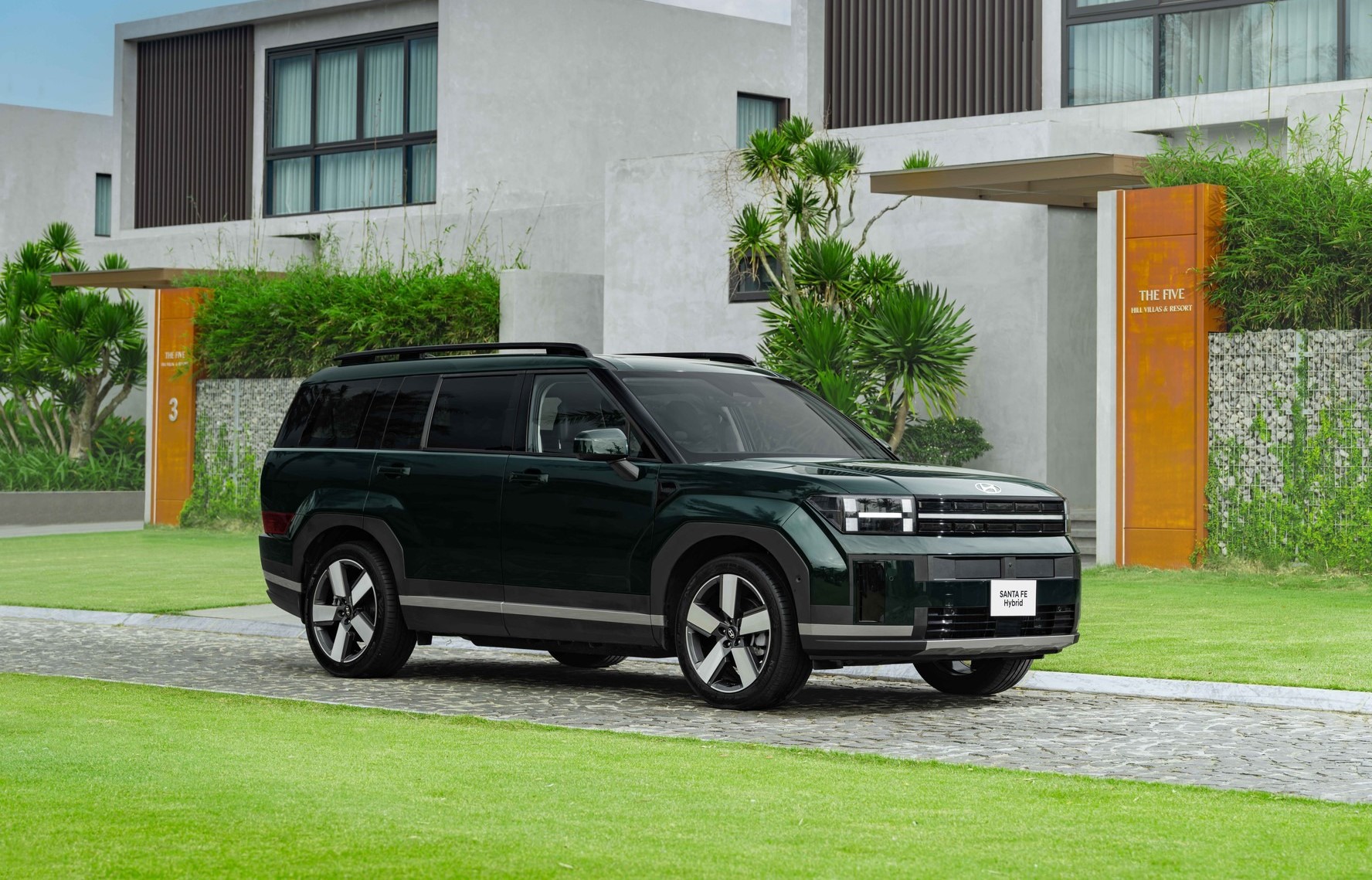 Hyundai Santa Fe Hybrid 5