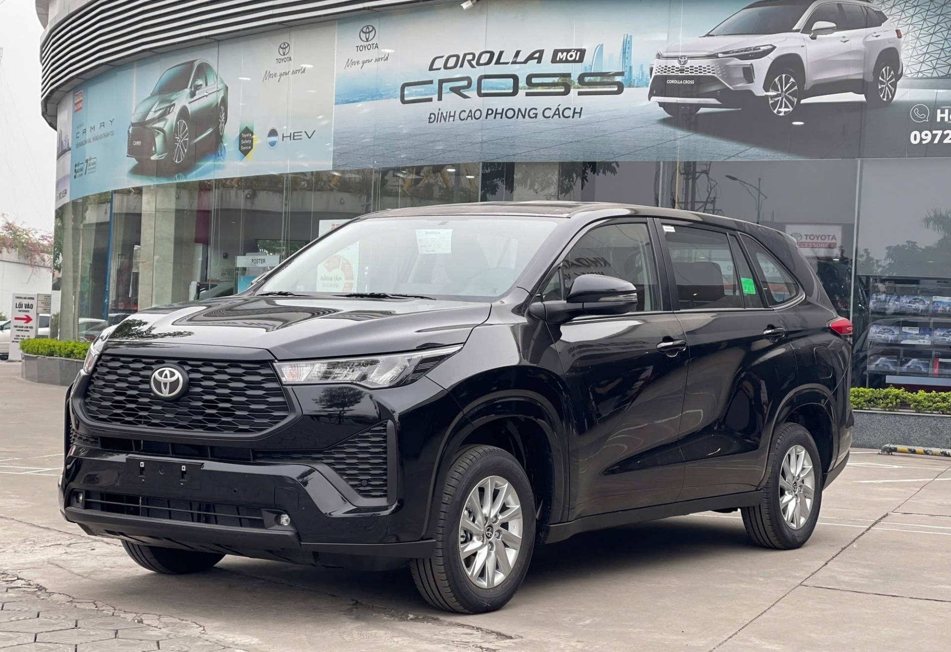 Toyota Innova Cross 2.0G 1