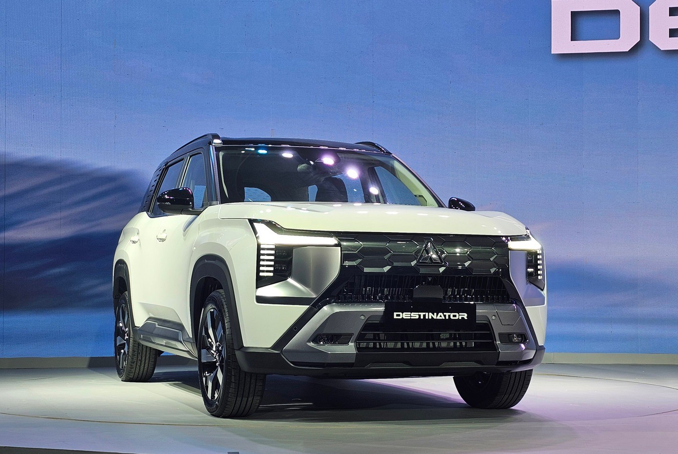 mitsubishi-destinator-1