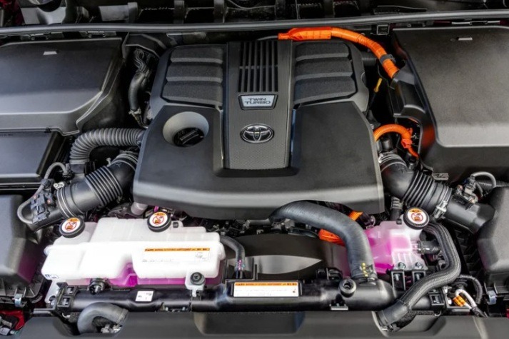 Land Cruiser 300 HEV 1