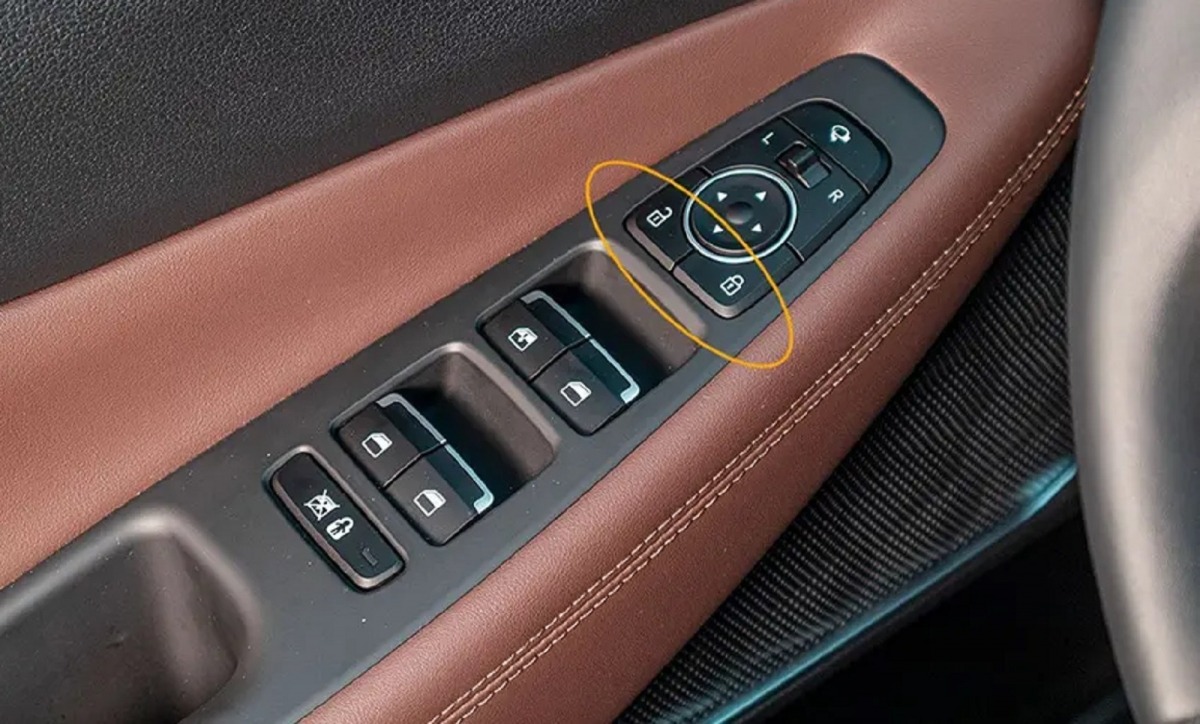 nut-khoa-cua-xe-1_6628c3b461489