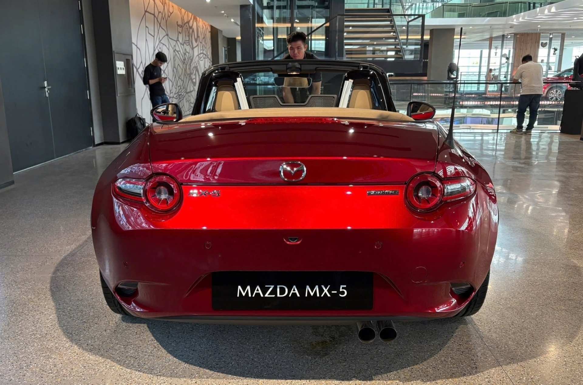 Mazda MX-5 Miata 8