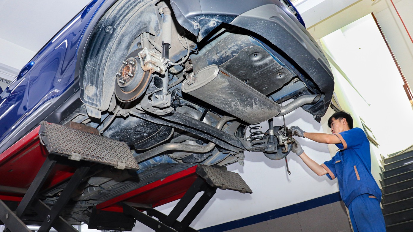 kiem-tra-he-thong-treo