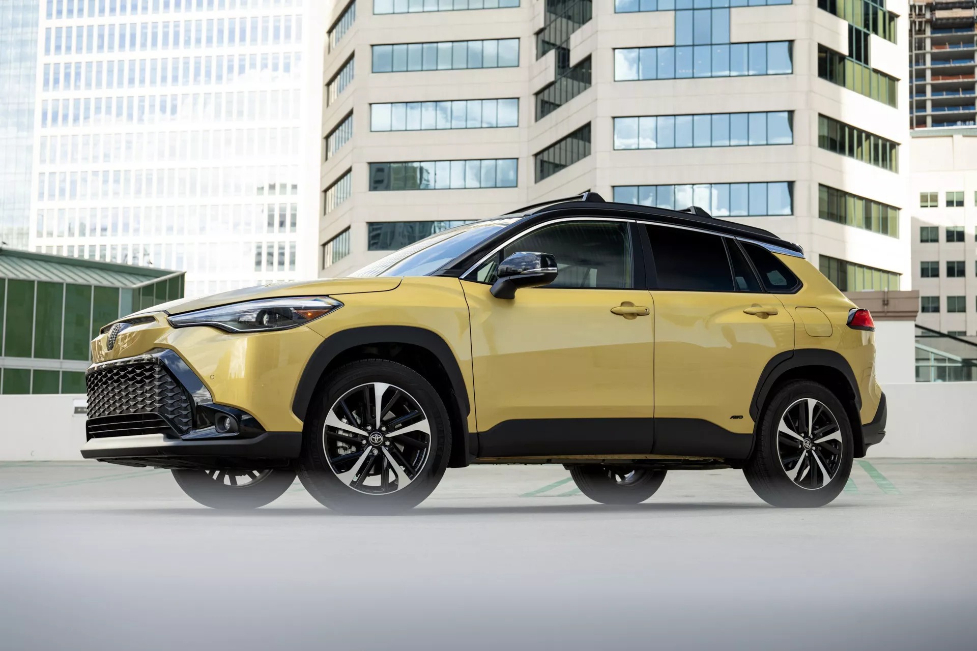 Toyota-Corolla-Cross-hybrid-0001