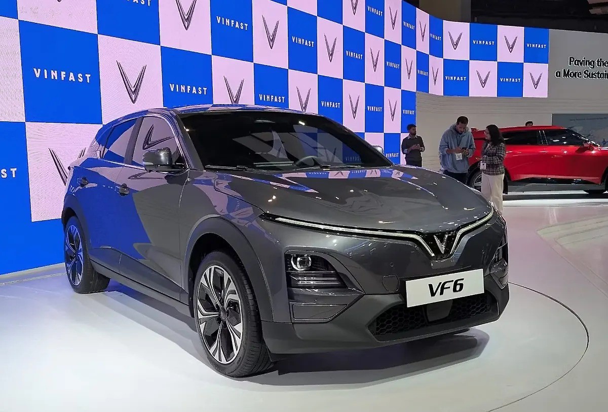 vf6-exterior-right-front-three-q