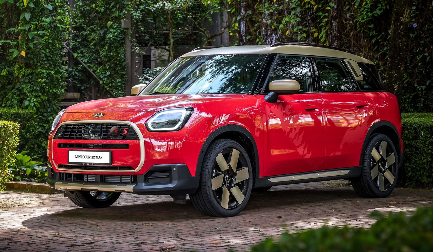 MINI Countryman S Fiery Stallion