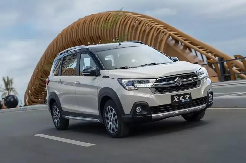 Suzuki XL7 Hybrid 3
