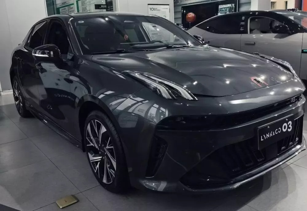 Lynk & Co 03 5
