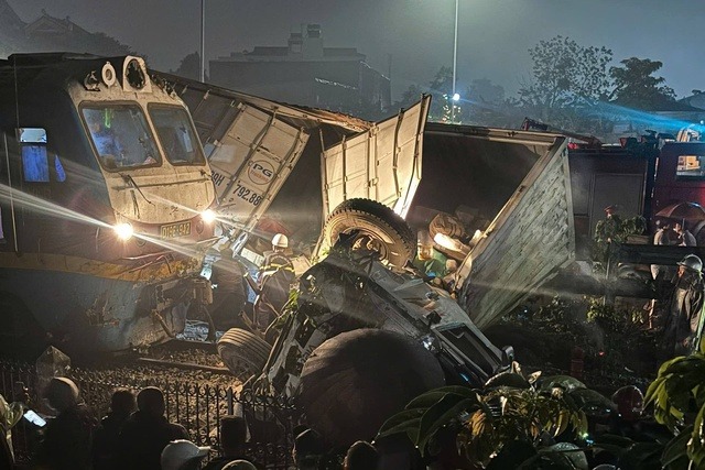 va-cham-tau-hoa-1772030267541501