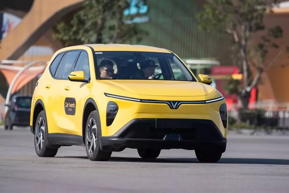 vinfast-limo-green-3