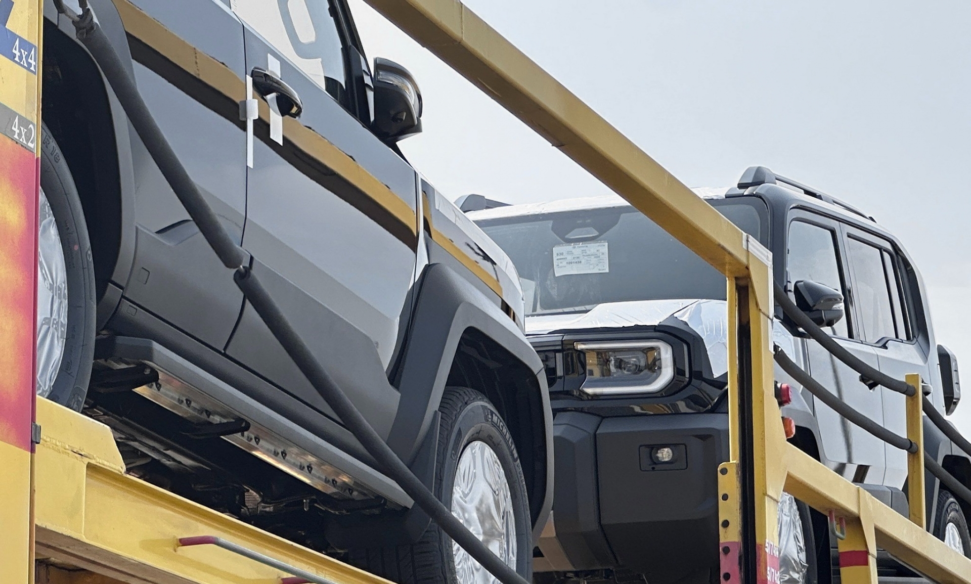 Toyota Land Cruiser FJ 12