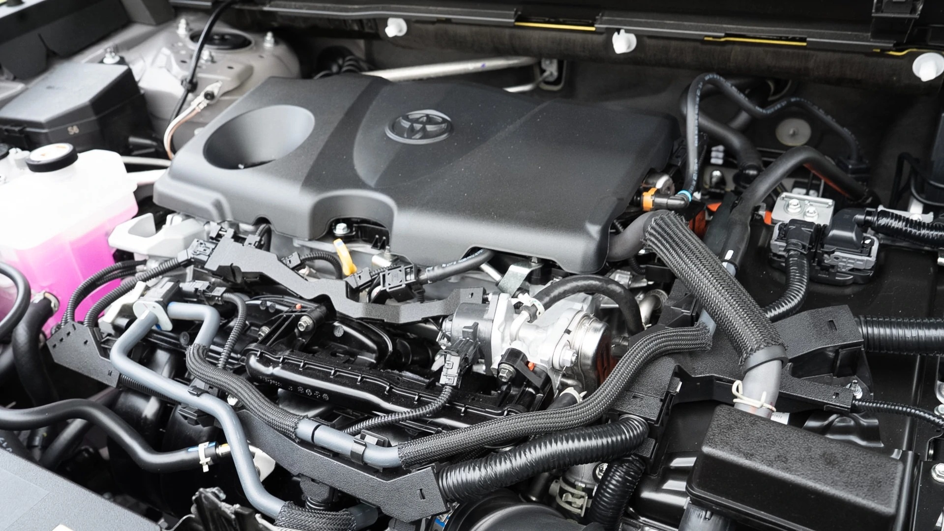 toyota-rav4-2026-launch-pad-1-1773801785