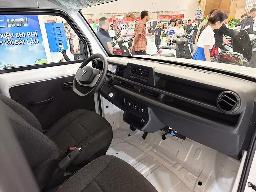 vinfast-ec-van-cua-lua-5-a1ce