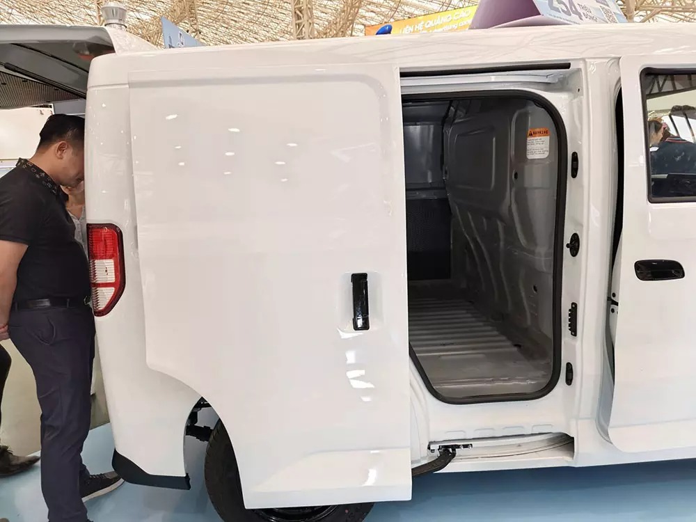 vinfast-ec-van-cua-lua-8-fbb3