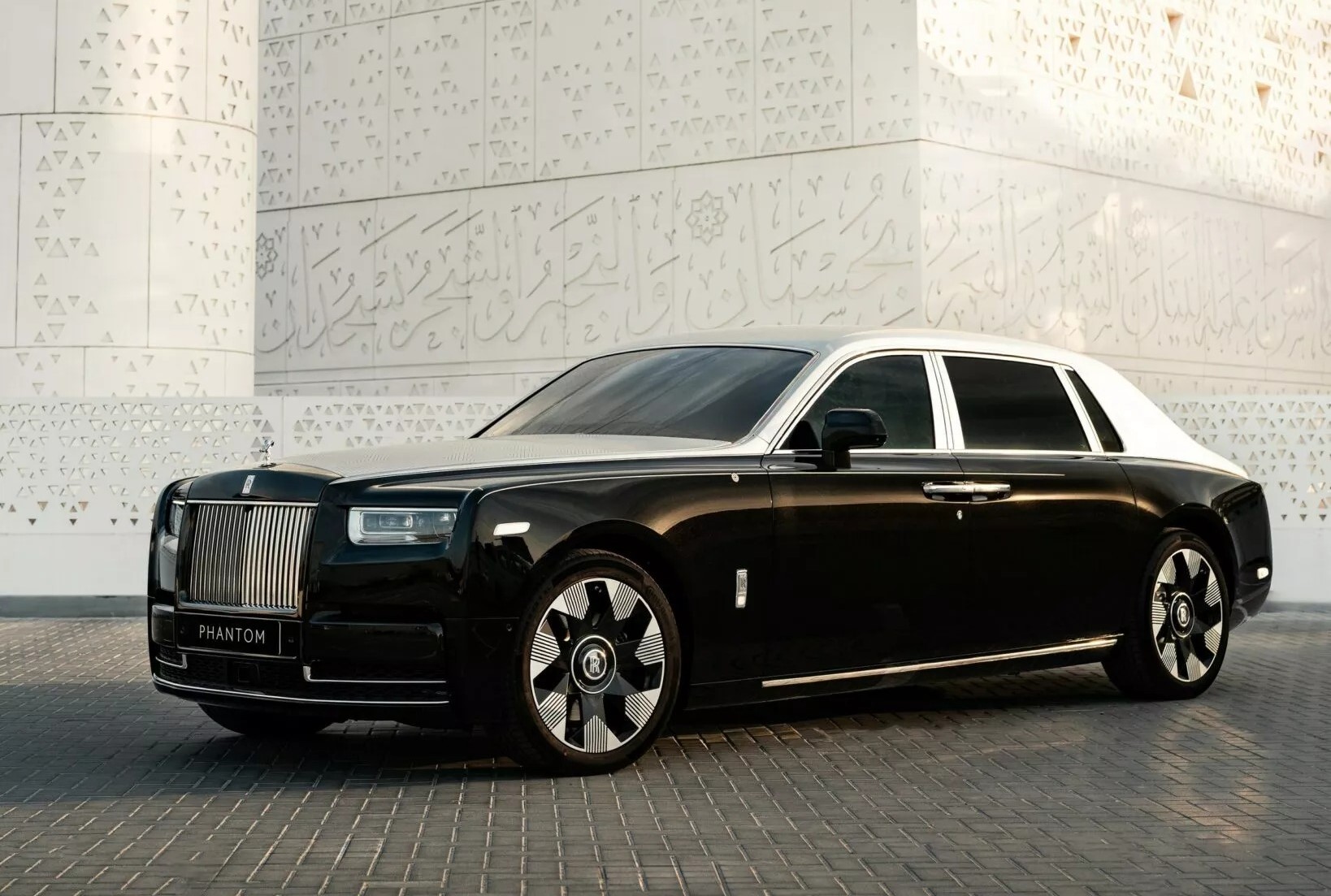 Rolls-Royce-Phantom-Arabesque-New-2-1638x2048