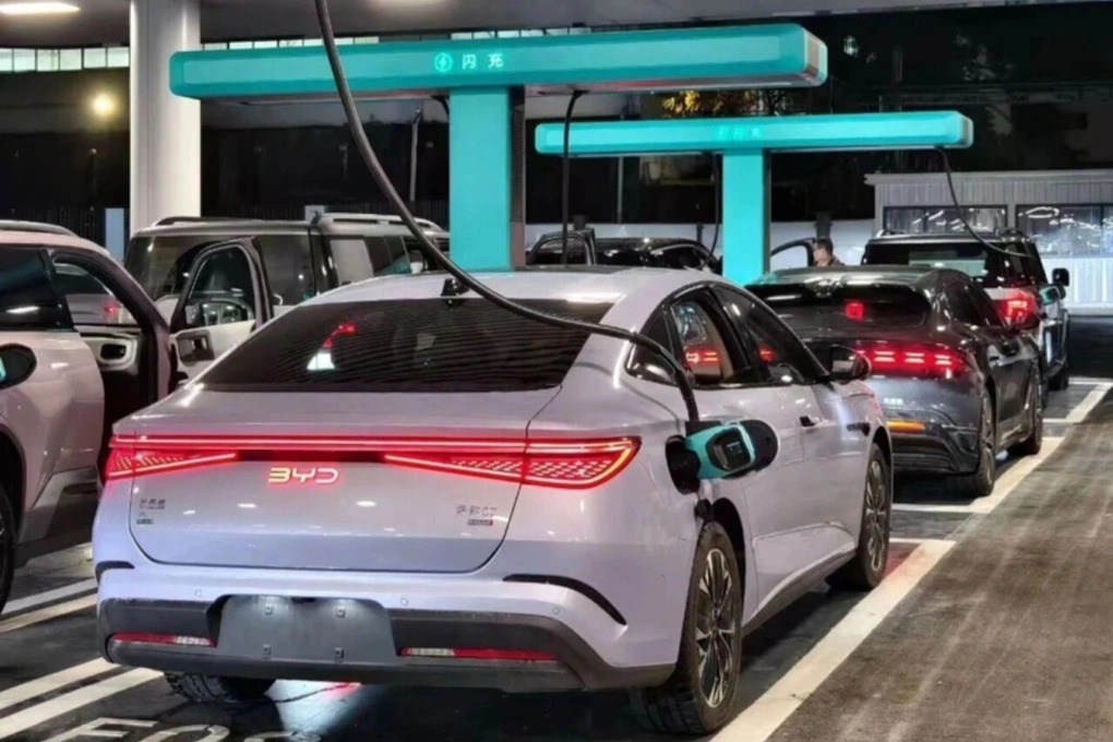 sac-pin-xe-dien-evbyd-fans-cropped-1772555386925