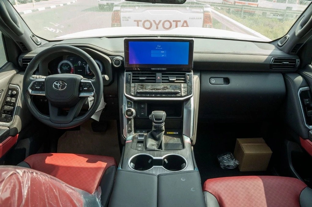 Toyota Land Cruiser LC300 hybrid (3)