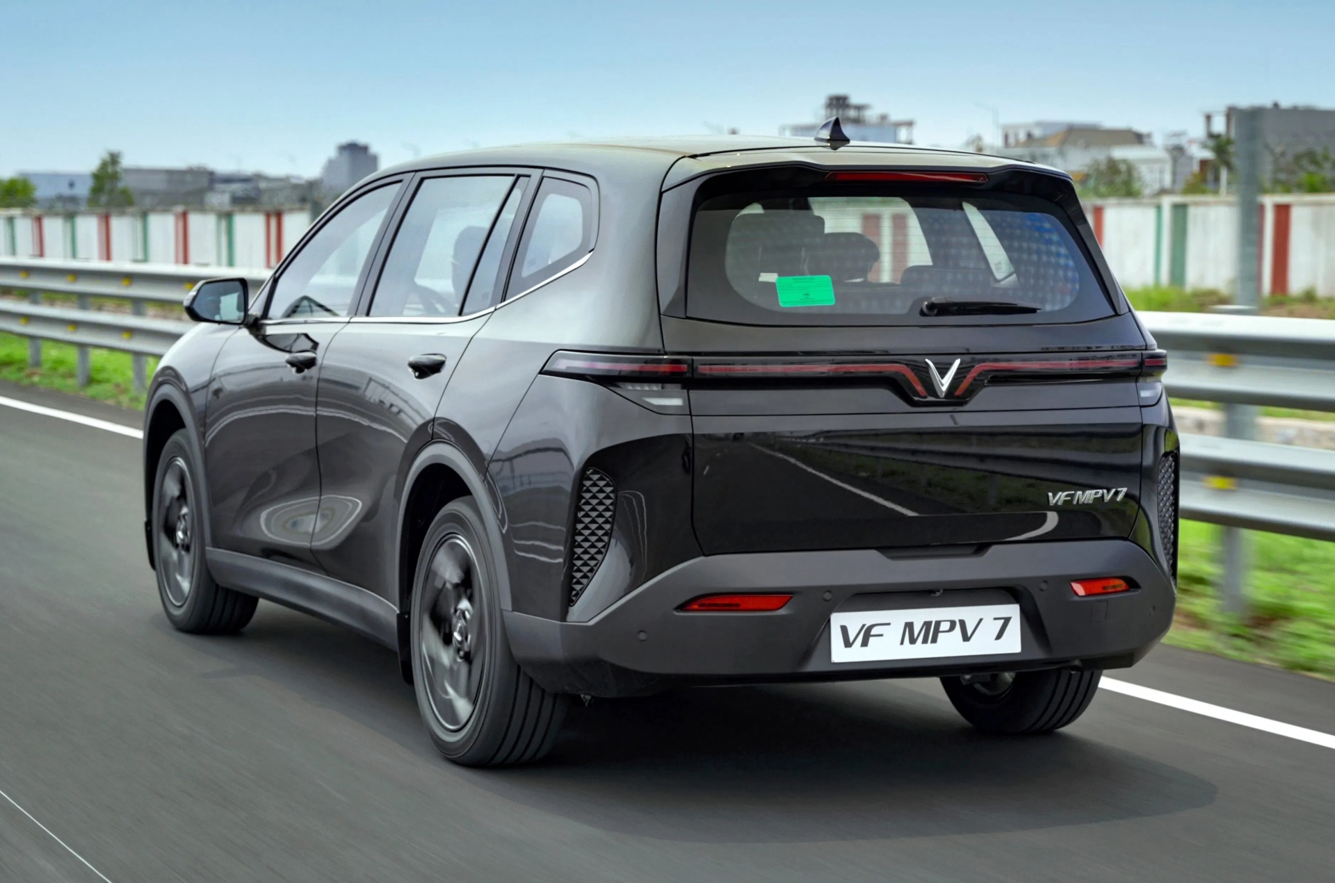 VinFast VF MPV 7 (8)