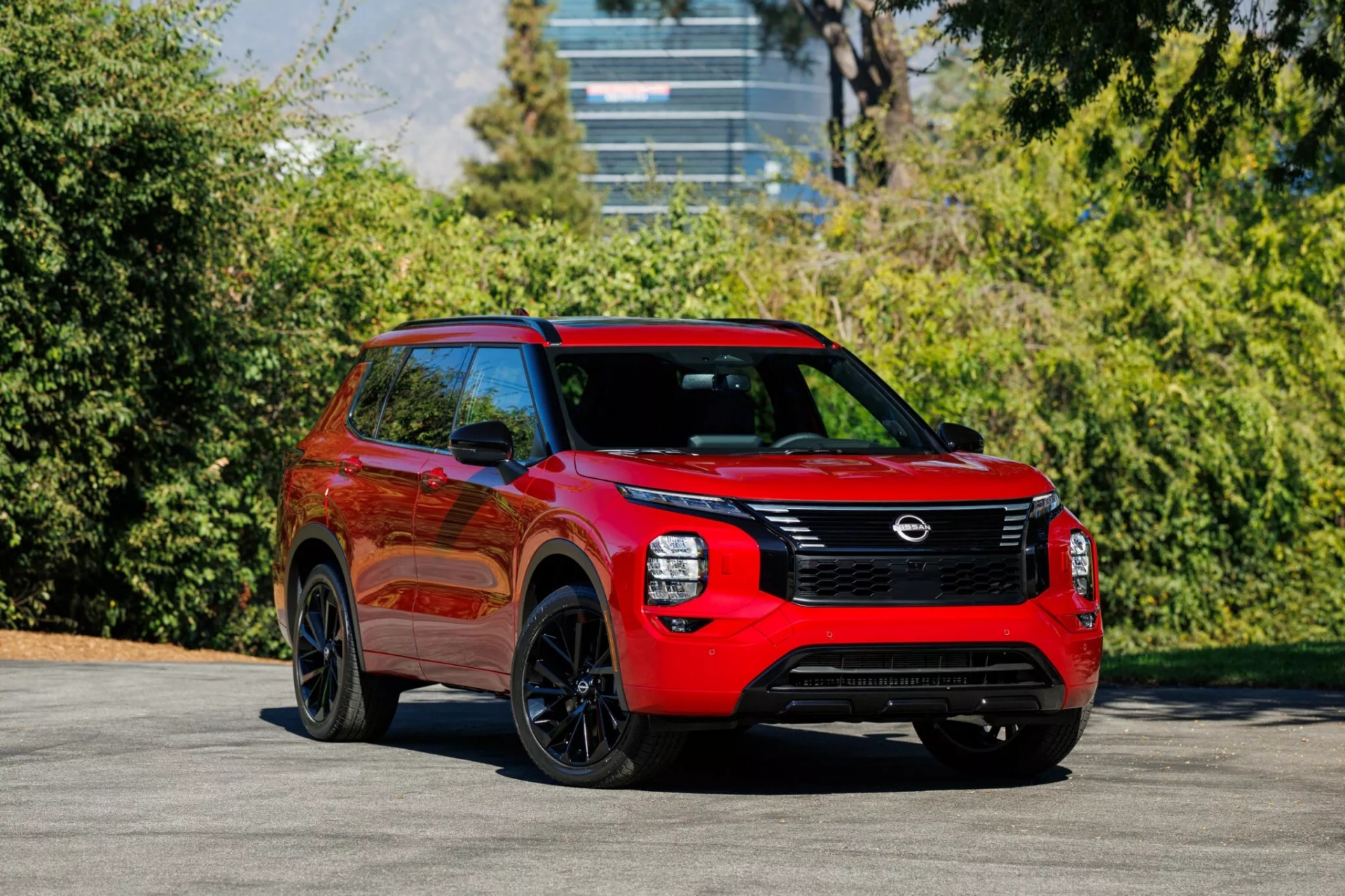 2026-Nissan-Rogue-Plug-in-Hybrid-209-3-2048x1366