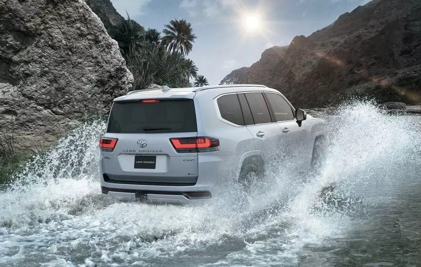 Toyota Land Cruiser LC300 Hybrid (3)