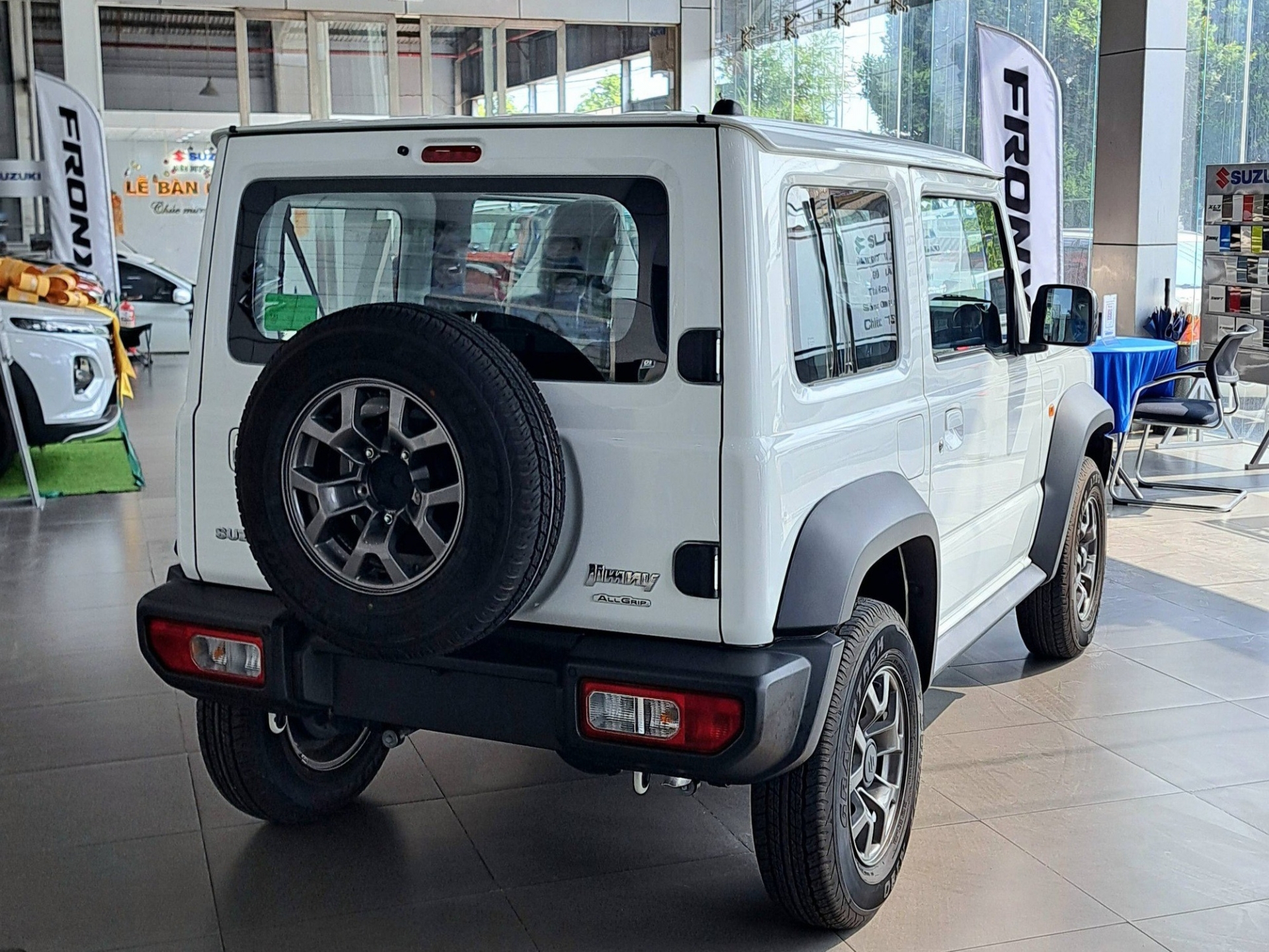 Suzuki Jimny (3)